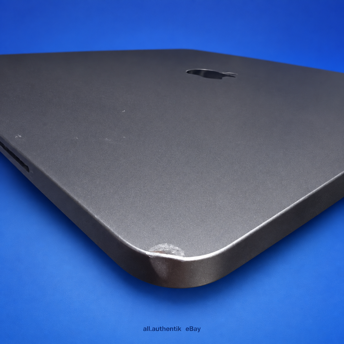 Apple iPad Pro Space Gray 12.9" 5th Gen M1 256GB Wi-Fi + BUNDLE Keyboard Case - image 4